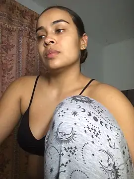 JuanaSimons online show from May 19, 2026, 1:56 am