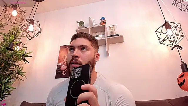 SebastianVilla  online show from October 24, 2025, 11:01 pm