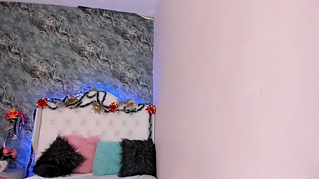 Snapshot of CAMILLEN_PETTID chatting on December 13, 2024, 7:43 pm CAMILLEN PETTID online show from December 13, 2024, 7:43 pm