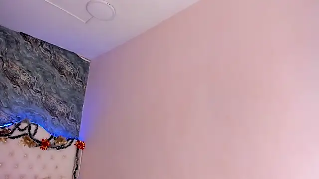 Snapshot of CAMILLEN_PETTID chatting on December 23, 2024, 11:17 pm CAMILLEN PETTID online show from December 23, 2024, 11:17 pm