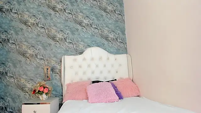 Snapshot of CAMILLEN_PETTID chatting on February 2, 2025, 9:56 pm CAMILLEN PETTID online show from February 2, 2025, 9:56 pm