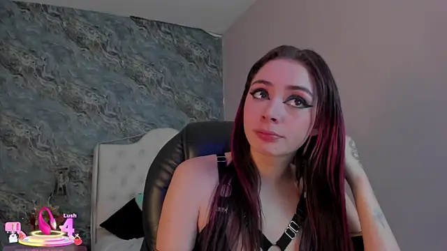 Snapshot of CAMILLEN_PETTID chatting on March 19, 2025, 11:03 pm CAMILLEN PETTID online show from March 19, 2025, 11:03 pm