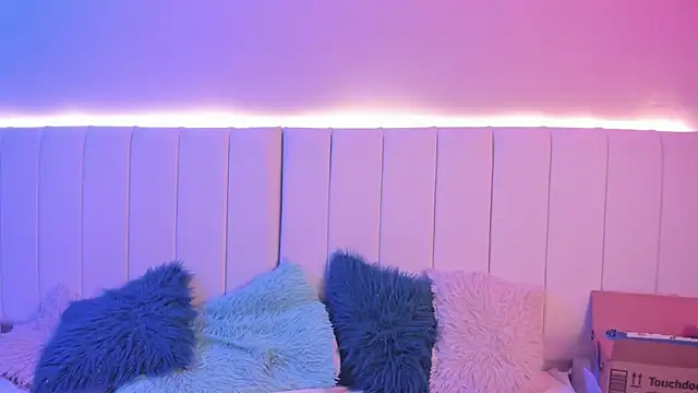 Snapshot of CAMILLEN_PETTID chatting on October 15, 2025, 11:16 pm CAMILLEN PETTID online show from October 15, 2025, 11:16 pm