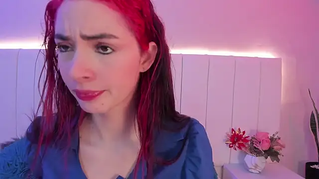 Snapshot of CAMILLEN_PETTID chatting on November 5, 2025, 10:21 pm CAMILLEN PETTID online show from November 5, 2025, 10:21 pm