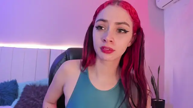 Snapshot of CAMILLEN_PETTID chatting on November 6, 2025, 11:37 pm CAMILLEN PETTID online show from November 6, 2025, 11:37 pm