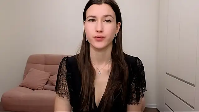 AliciaNewell online show from February 10, 2025, 3:10 pm