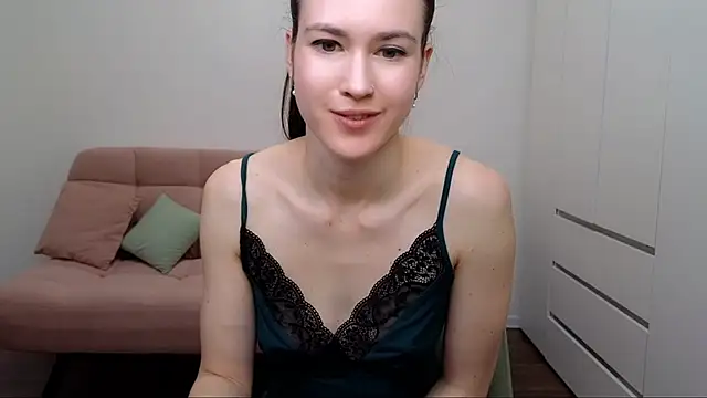 AliciaNewell online show from February 24, 2025, 2:48 pm