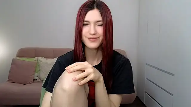 AliciaNewell online show from October 15, 2025, 9:09 am