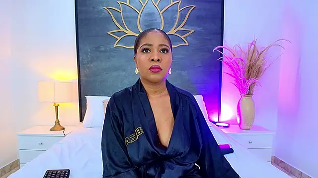 AlisonTravis online show from April 17, 2026, 7:50 pm