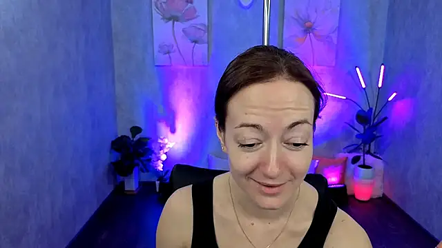 kimberlyray777 online show from February 4, 2025, 12:00 pm