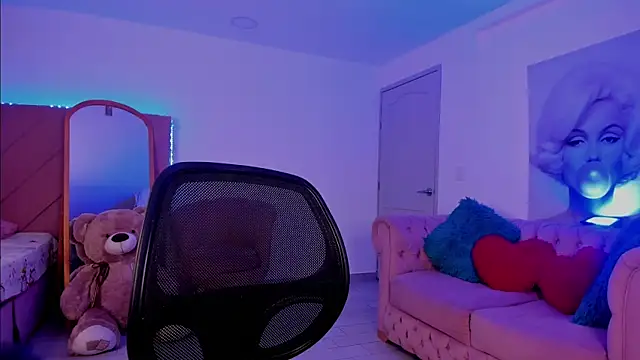 Marily Daniela  online show from September 21, 2025, 2:13 am