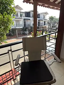 Snapshot of MrsFoucher chatting on January 12, 2025, 8:03 pm MrsFoucher online show from January 12, 2025, 8:03 pm