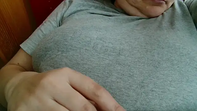 Snapshot of Lucinka1 chatting on March 20, 2026, 2:11 pm Lucinka1 online show from March 20, 2026, 2:11 pm