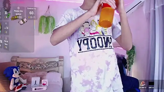 Snapshot of huge_armound chatting on October 6, 2025, 5:10 pm huge armound online show from October 6, 2025, 5:10 pm