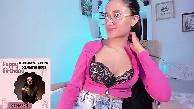  Caroliinee  online show from March 7, 2025, 10:21 pm