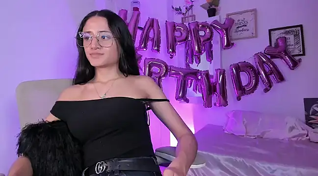  Caroliinee  online show from March 11, 2025, 9:15 pm