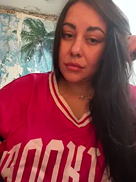 DaisyStreet online show from November 4, 2025, 10:47 am