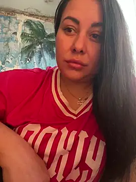 DaisyStreet online show from November 5, 2025, 10:04 am