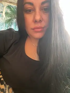 DaisyStreet online show from November 17, 2025, 8:53 am