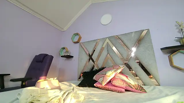 Hannagarces online show from January 10, 2025, 11:43 am