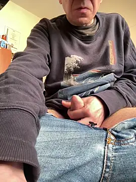 maurix9111 online show from April 4, 2026, 10:02 am