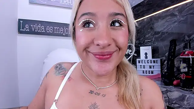 miss danika online show from December 30, 2024, 2:08 pm