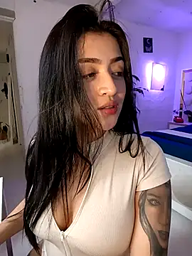 lucianaroy online show from September 30, 2025, 6:13 pm