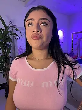 lucianaroy online show from December 13, 2025, 11:43 pm