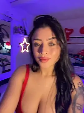 lucianaroy online show from February 15, 2026, 7:10 pm