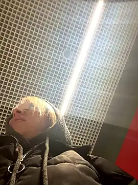 LikaCat online show from October 5, 2025, 4:11 am