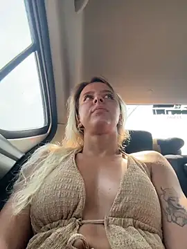 LikaCat online show from April 4, 2026, 3:05 am