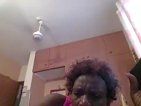 Snapshot of Shaz_brown chatting on December 4, 2024, 3:37 am Shaz brown online show from December 4, 2024, 3:37 am