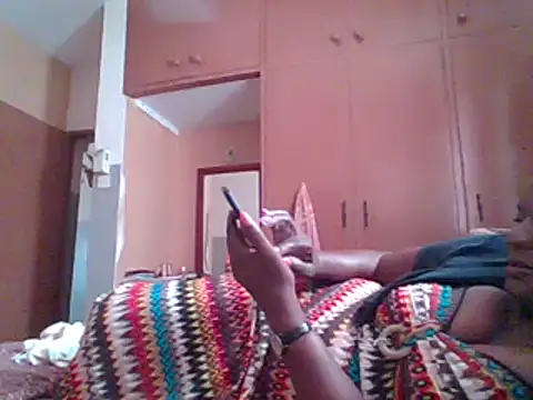 Snapshot of Shaz_brown chatting on December 19, 2024, 11:39 am Shaz brown online show from December 19, 2024, 11:39 am