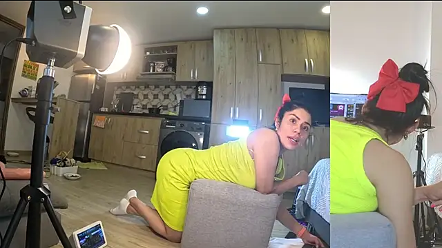 Snapshot of Alondra_fetish chatting on January 18, 2025, 11:32 am Alondra fetish online show from January 18, 2025, 11:32 am