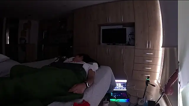 Snapshot of Alondra_fetish chatting on January 19, 2025, 1:33 pm Alondra fetish online show from January 19, 2025, 1:33 pm