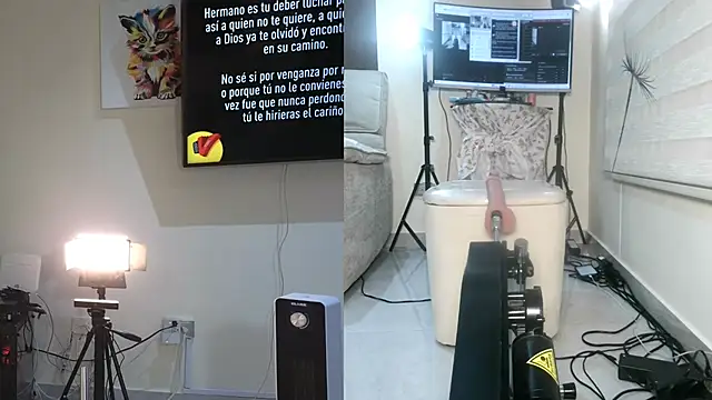 Snapshot of Alondra_fetish chatting on November 7, 2025, 4:56 am Alondra fetish online show from November 7, 2025, 4:56 am