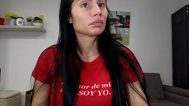Snapshot of Alondra_fetish chatting on April 29, 2026, 1:32 am Alondra fetish online show from April 29, 2026, 1:32 am