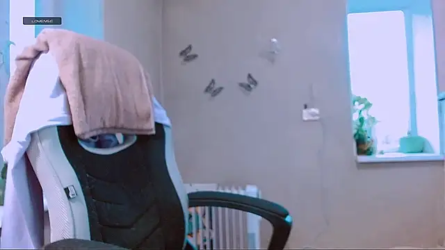 RosaJil online show from April 3, 2026, 3:43 pm