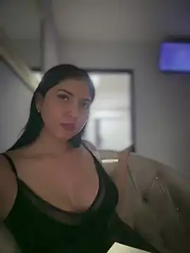 Snapshot of MarianaBenz chatting on January 25, 2025, 12:27 am MarianaBenz online show from January 25, 2025, 12:27 am