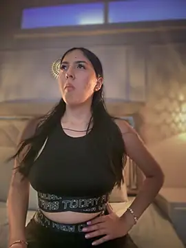 Snapshot of MarianaBenz chatting on February 1, 2025, 8:16 pm MarianaBenz online show from February 1, 2025, 8:16 pm