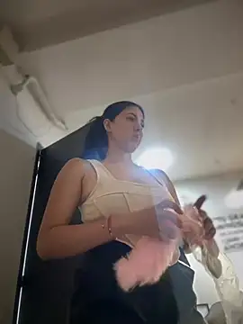 Snapshot of MarianaBenz chatting on February 8, 2025, 8:32 pm MarianaBenz online show from February 8, 2025, 8:32 pm