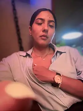 Snapshot of MarianaBenz chatting on February 28, 2025, 1:37 am MarianaBenz online show from February 28, 2025, 1:37 am