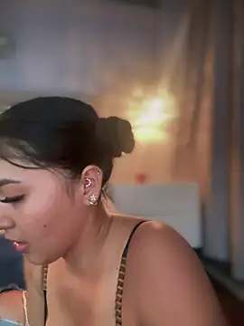 Snapshot of MarianaBenz chatting on March 11, 2025, 9:04 pm MarianaBenz online show from March 11, 2025, 9:04 pm