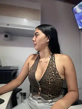 Snapshot of MarianaBenz chatting on September 23, 2025, 11:35 am MarianaBenz online show from September 23, 2025, 11:35 am