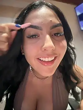 Snapshot of MarianaBenz chatting on October 31, 2025, 11:17 pm MarianaBenz online show from October 31, 2025, 11:17 pm