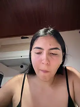 MarianaBenz online show from February 12, 2026, 11:55 pm