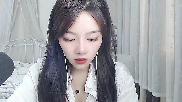 Snapshot of Jenny-Z chatting on June 9, 2026, 2:12 am Jenny-Z online show from June 9, 2026, 2:12 am