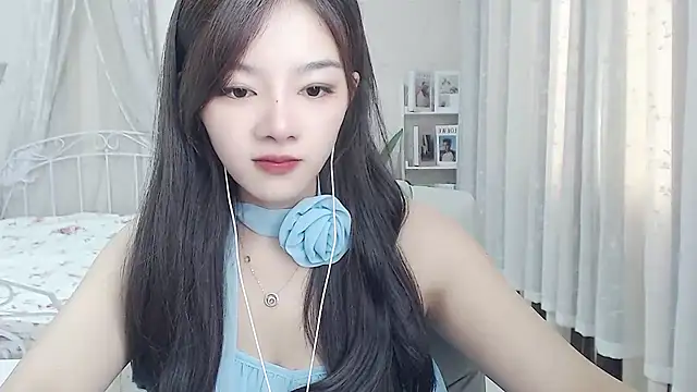 Snapshot of Jenny-Z chatting on June 24, 2026, 1:37 am Jenny-Z online show from June 24, 2026, 1:37 am