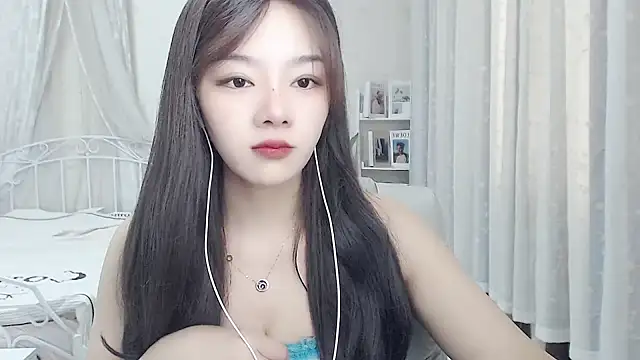 Snapshot of Jenny-Z chatting on June 26, 2026, 1:43 am Jenny-Z online show from June 26, 2026, 1:43 am