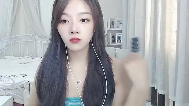 Snapshot of Jenny-Z chatting on July 2, 2026, 2:22 am Jenny-Z online show from July 2, 2026, 2:22 am